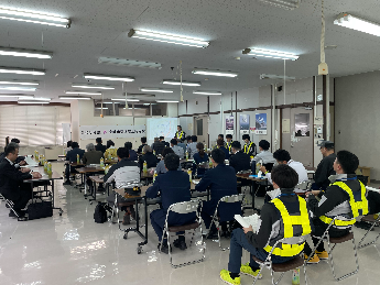 長崎県壱岐振興局にて点検前の説明の様子