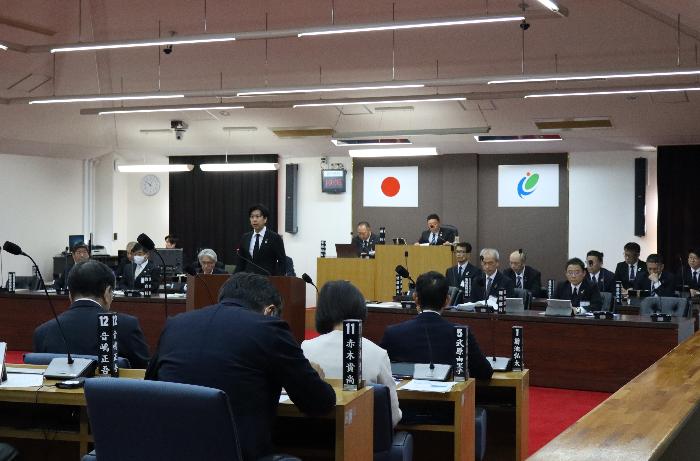 令和7年定例会12月会議の様子