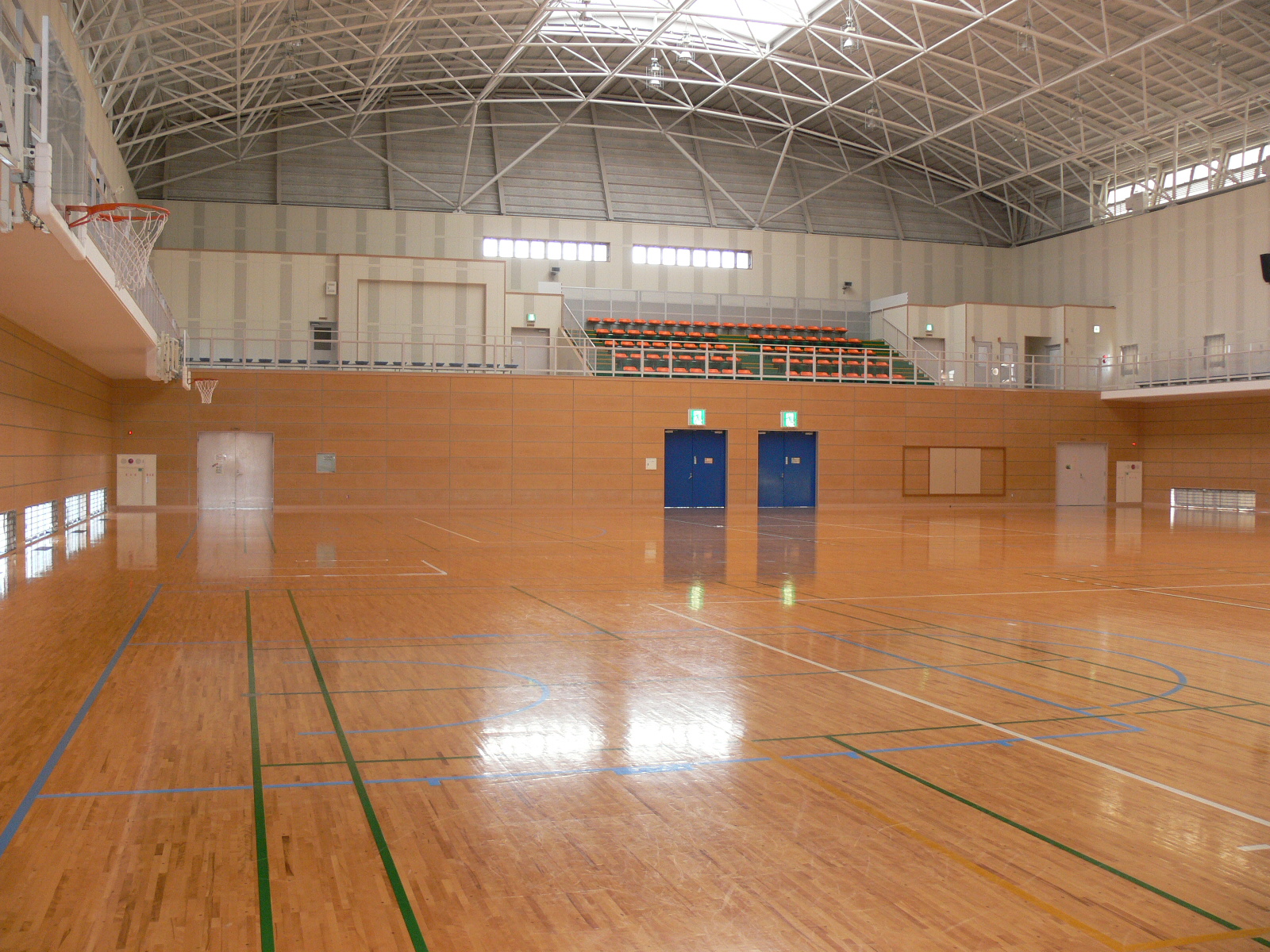 石田スポーツセンター体育室