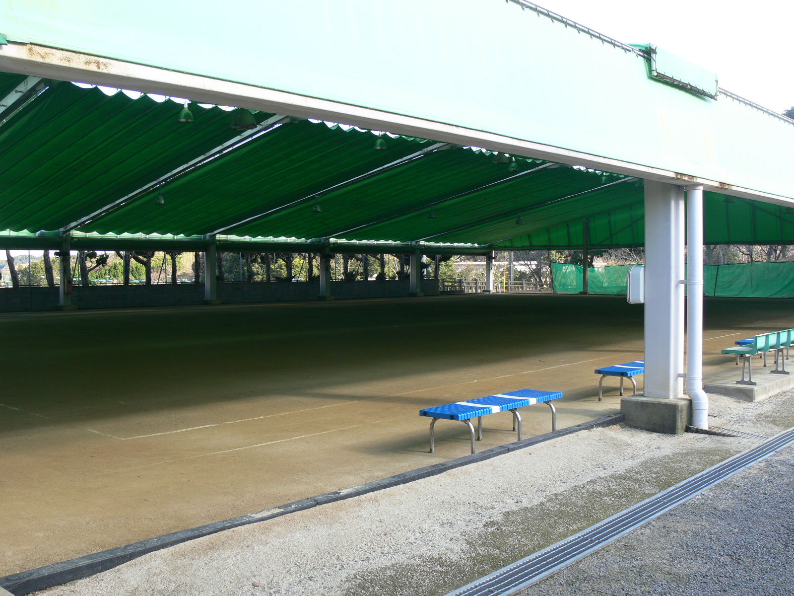 大谷公園屋根付きゲートボール場